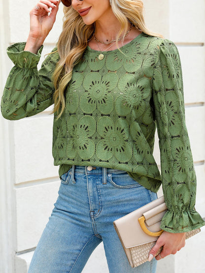 Blouse en dentelle guipure florale — col rond, manches longues évasées