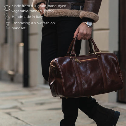 Sac de voyage en cuir pleine fleur Time Resistance, fait main en Italie — cognac, noir, marron