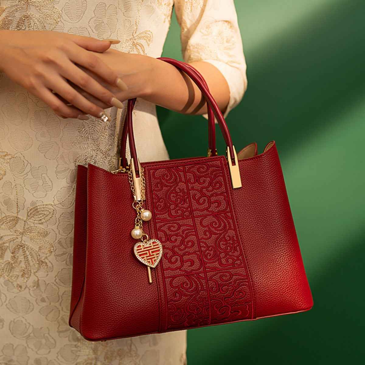 Sac à main gauffré à poignée en cuir rouge