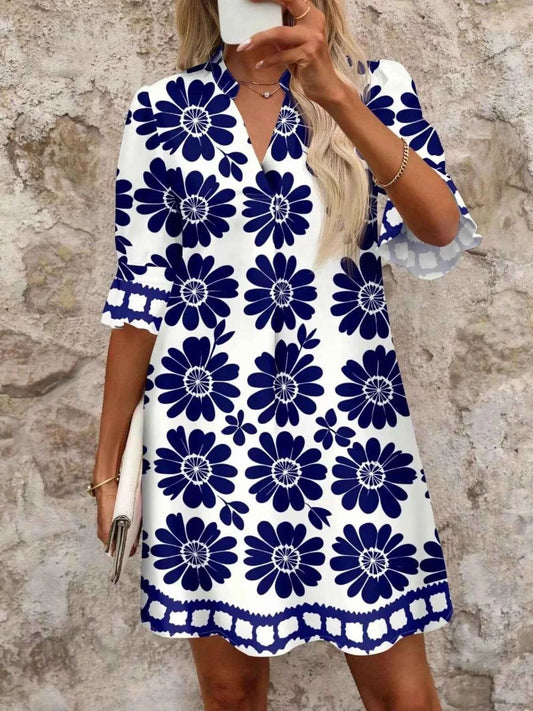 Mini-robe à imprimé floral, col cranté et manches à volants