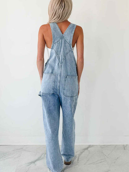 Salopette en denim bleu clair à larges bretelles