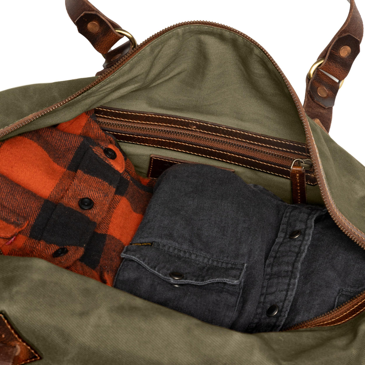 Sac de voyage Drakensberg modèle Cody, toile cirée et cuir de buffle tanndé végétal 50 L — bleu océan, kaki sable, vert forêt