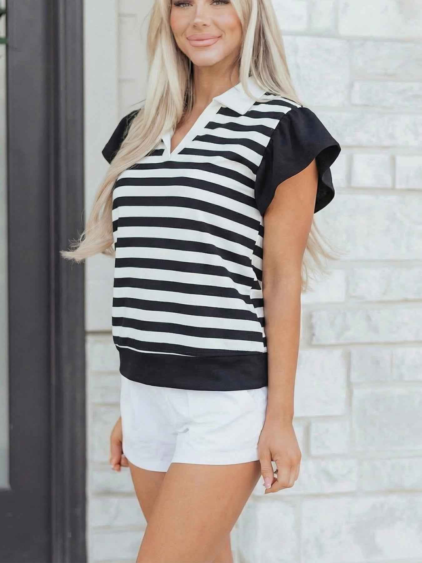 Blouse rayée à manches volantées
