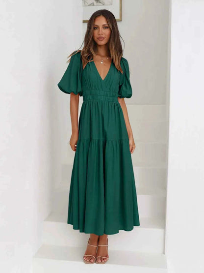 Robe midi croisée à étages et manches mi-longues