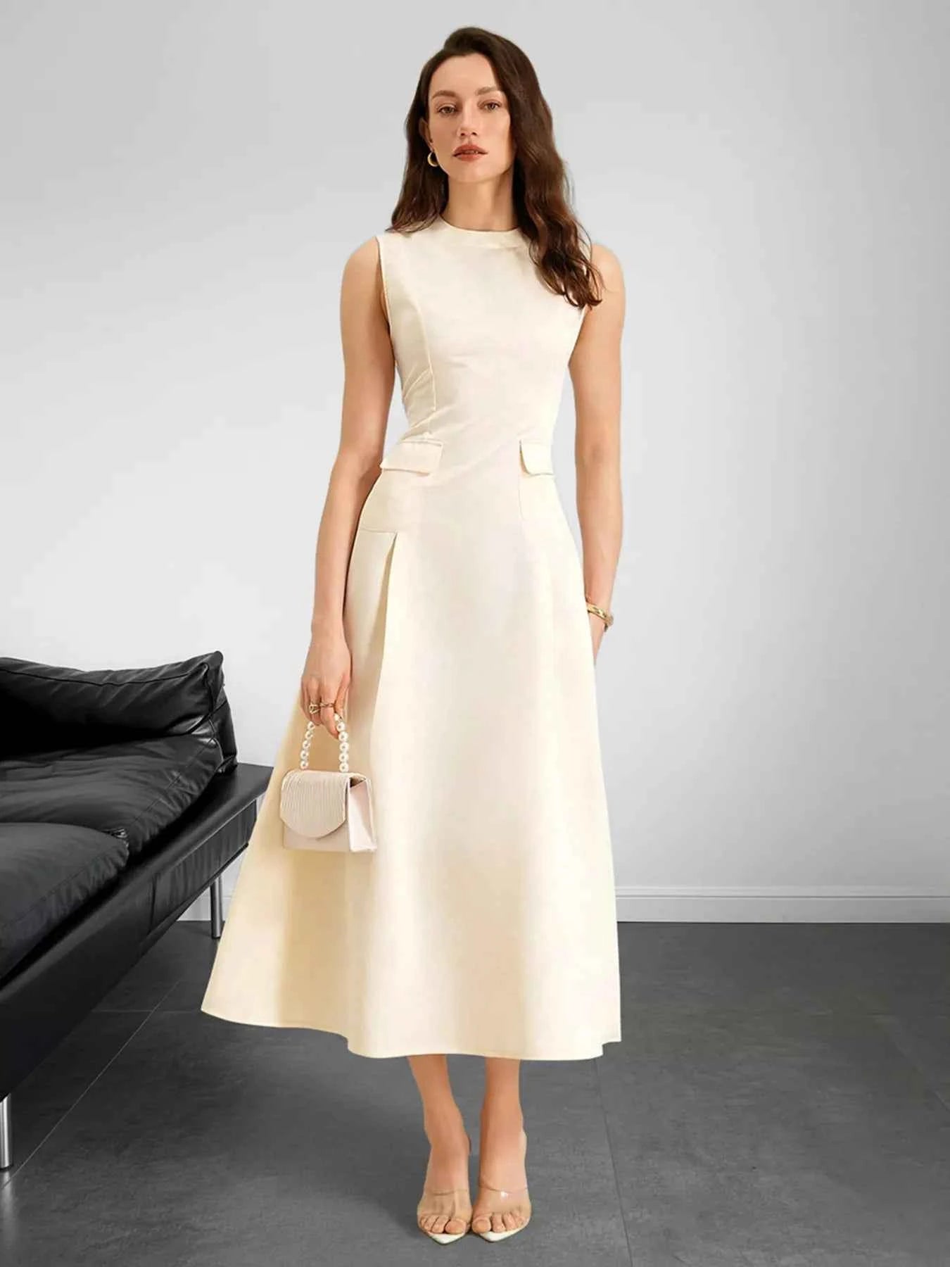 Robe midi sans manches ligne A avec poches