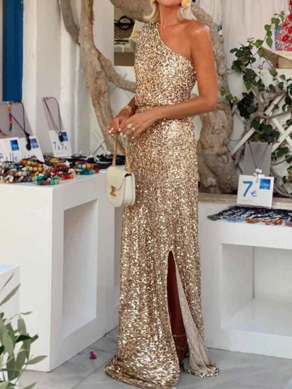 Robe longue à paillettes asymétrique avec fente