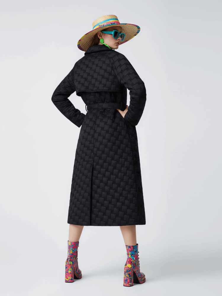 Manteau long matelassé noir motif géométrique col haut