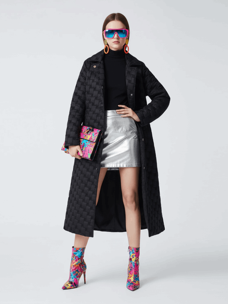Manteau long matelassé noir motif géométrique col haut