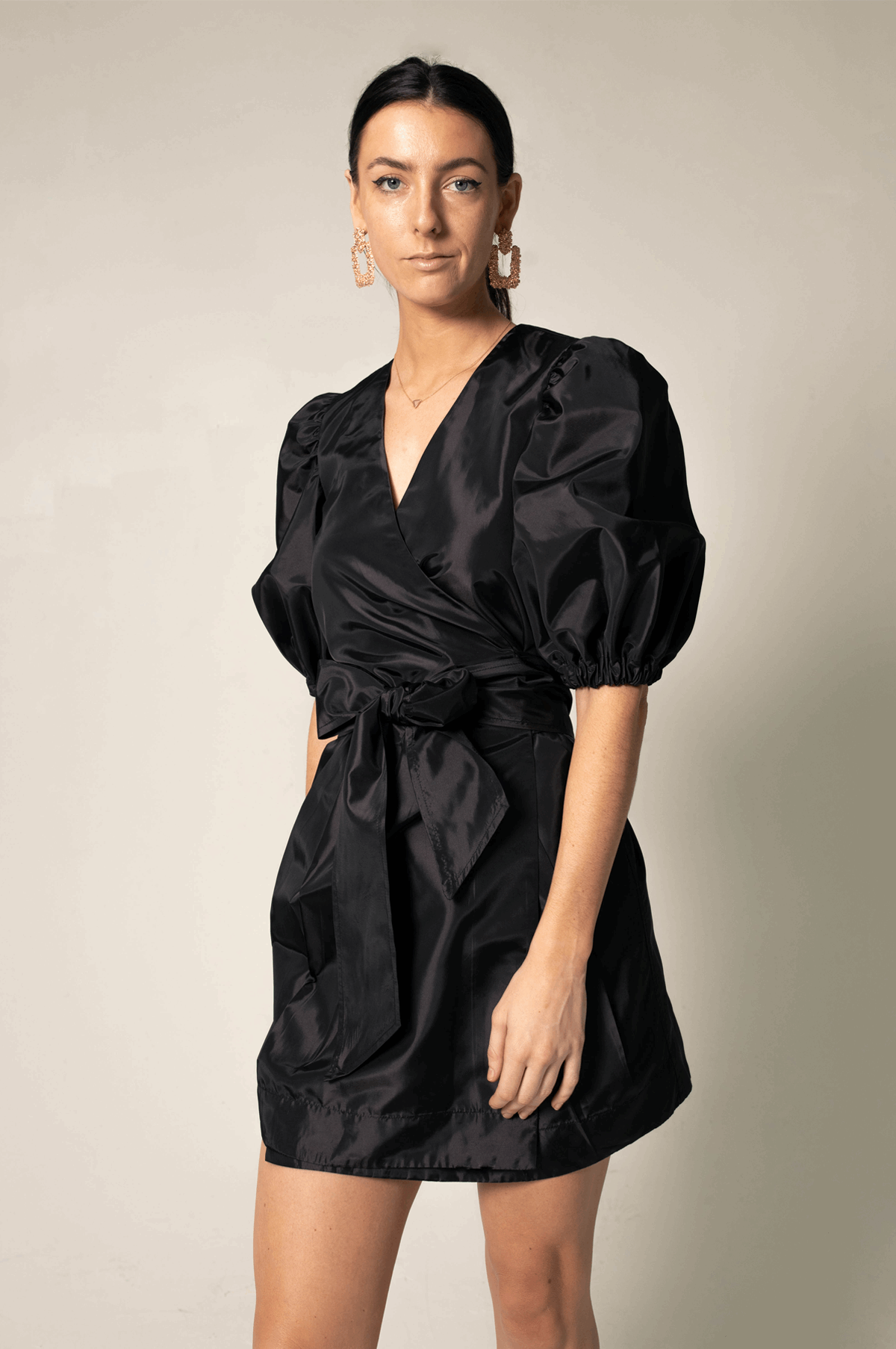 Robe portefeuille noire luxe - MyParisMonaco