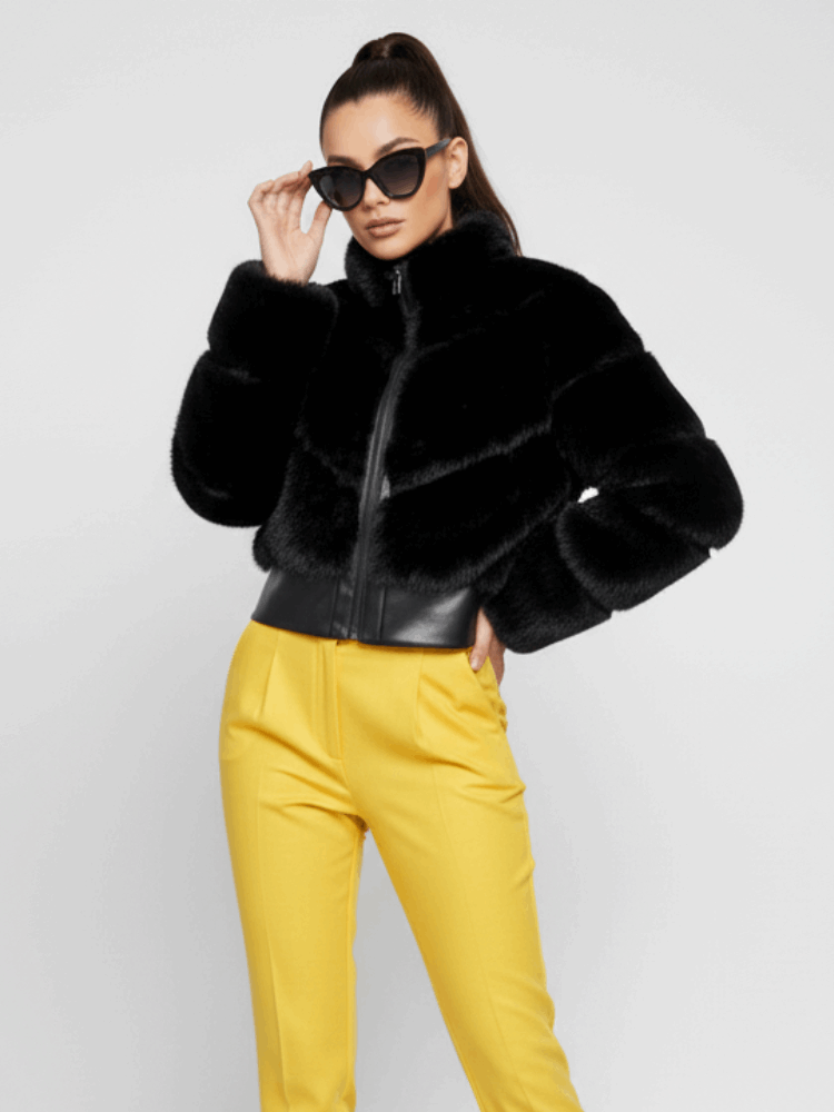 Veste courte fausse fourrure col montant ajustée