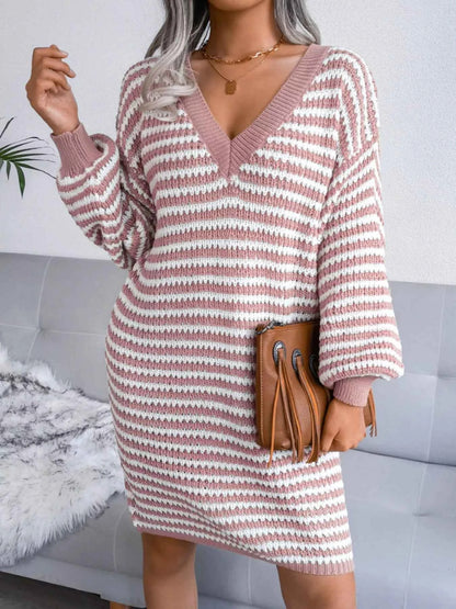 Robe pull rayée à col V et manches longues