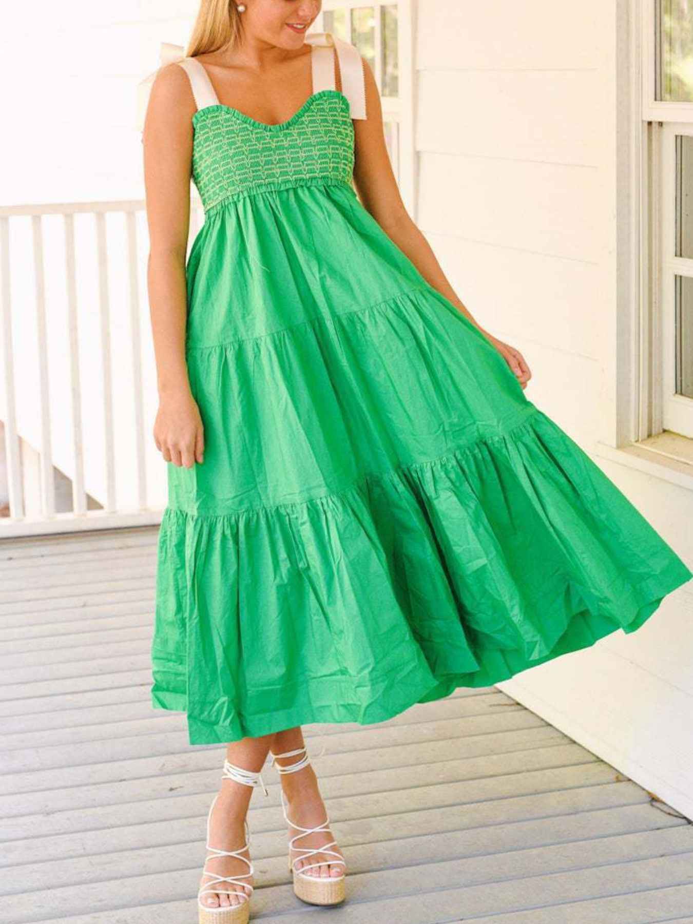 Robe midi à bretelles nouées, fronces et smocks