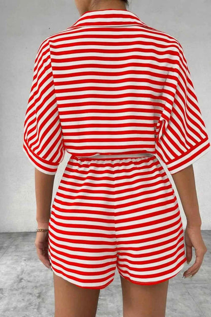Combishort rayé à col et lien à la taille