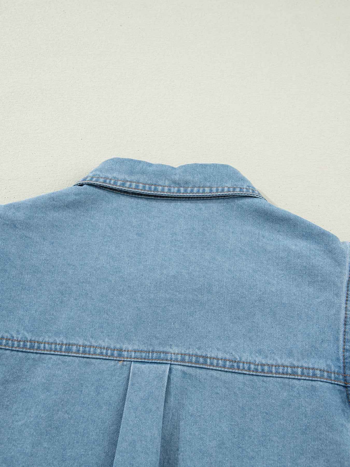 Chemise en jean boutonnée à volants
