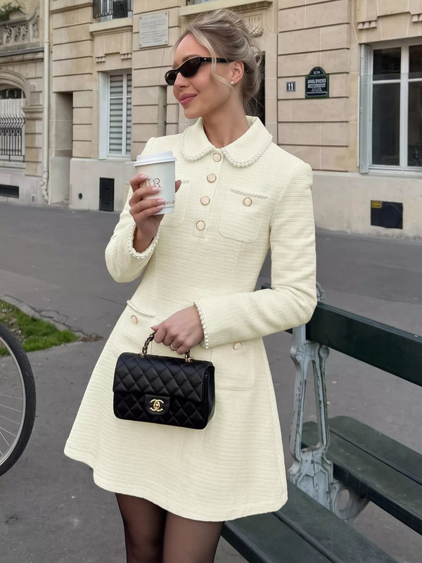 Robe mini en tweed col Claudine boutonnage devant