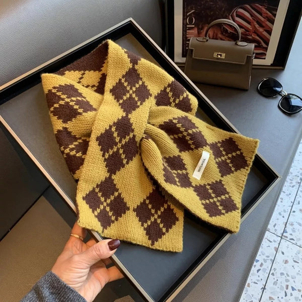 Écharpe en laine motif argyle jaune moutarde et brun chocolat