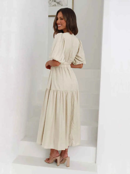 Robe midi croisée à étages et manches mi-longues