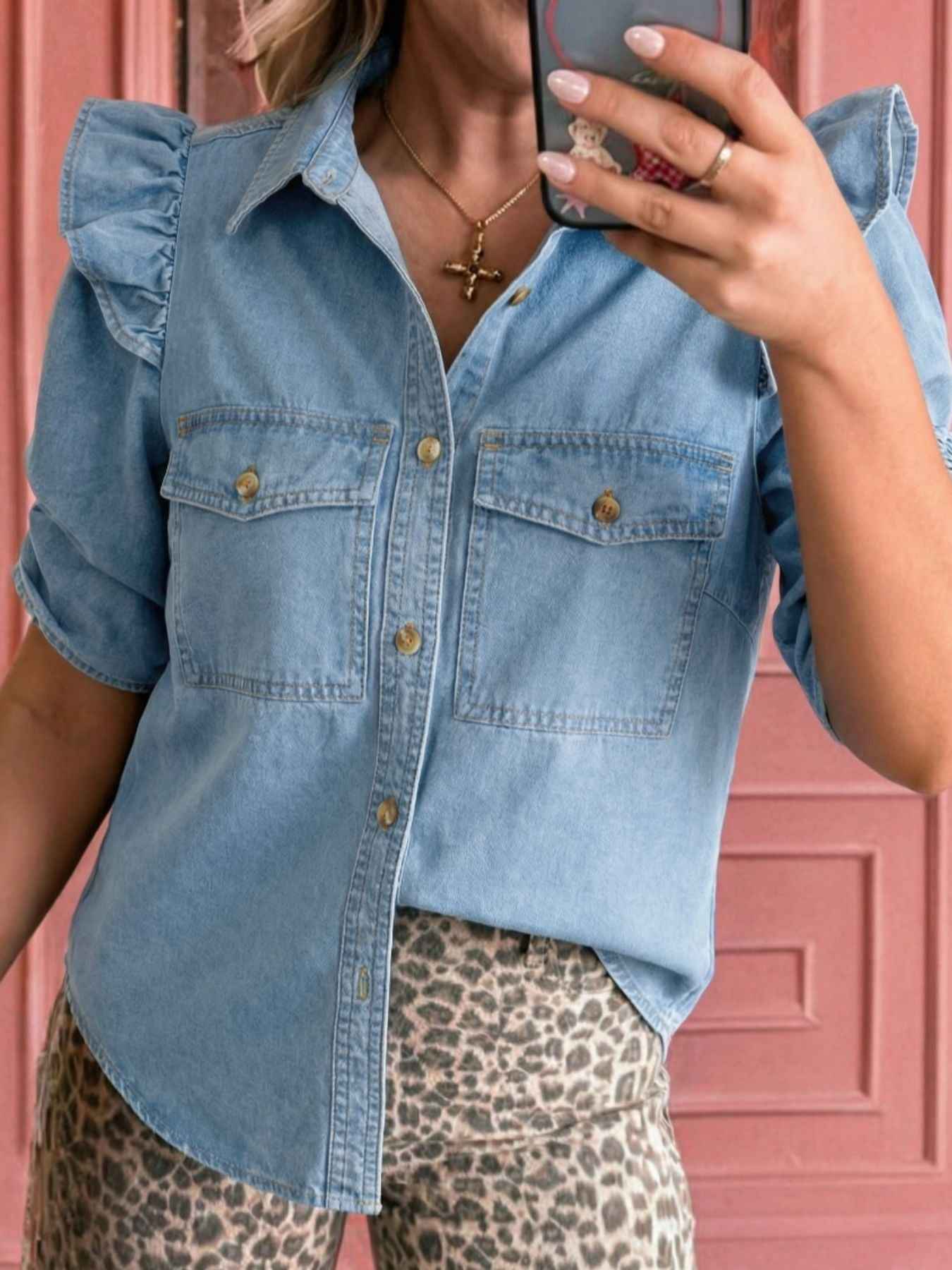 Chemise en jean boutonnée à volants