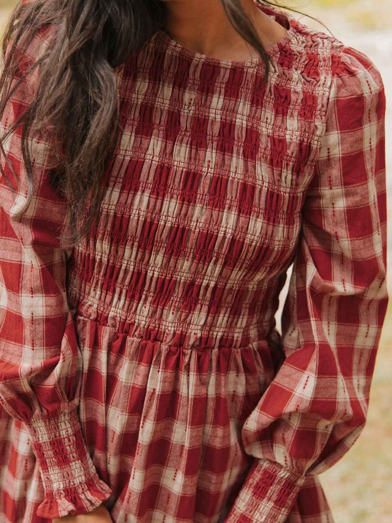 Robe mini smockée à manches bouffantes et imprimé écossais