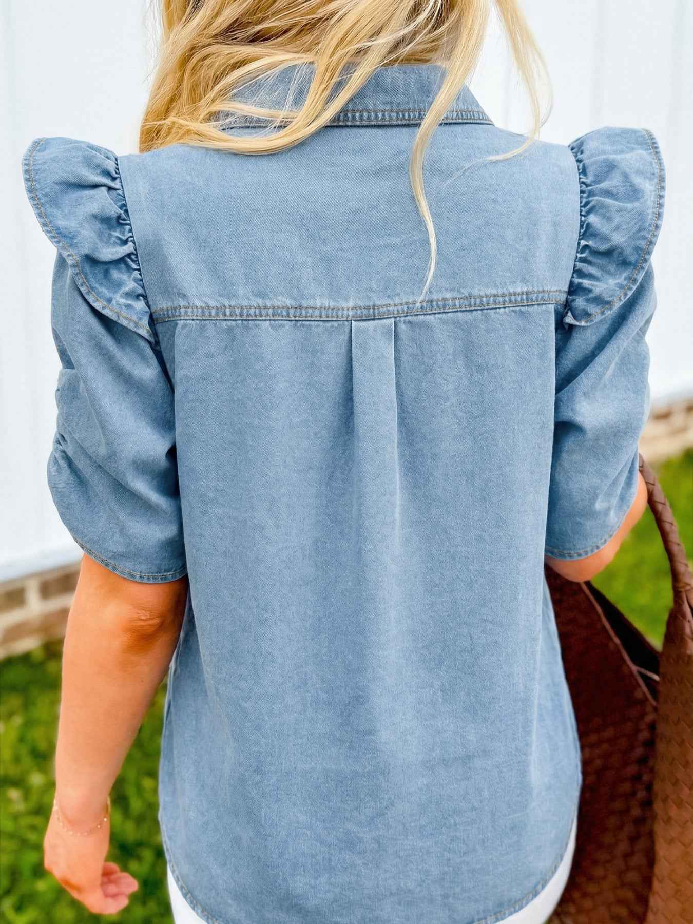 Chemise en jean boutonnée à volants