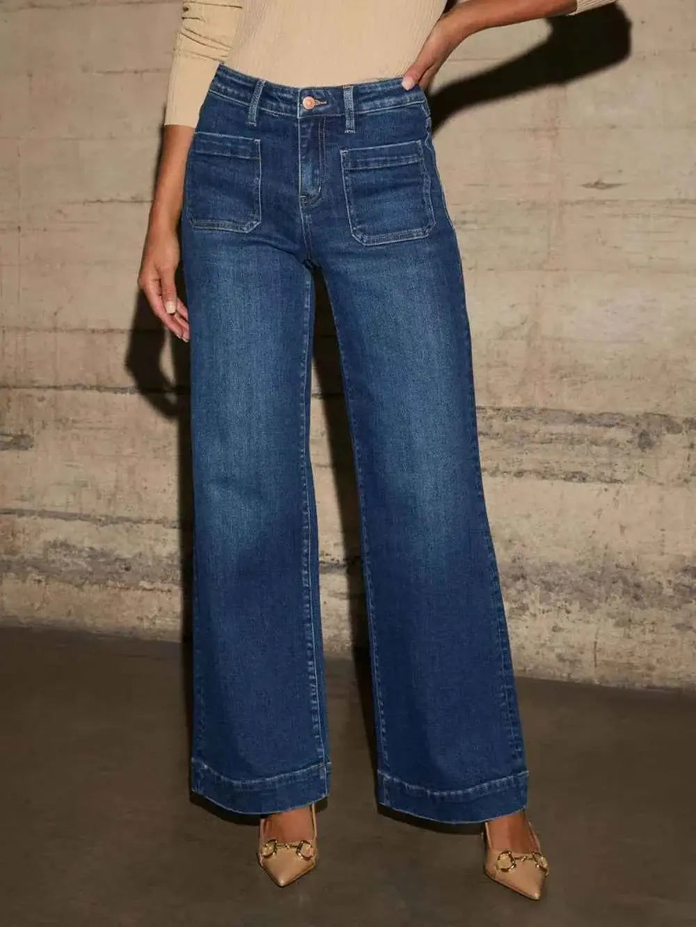 Jean taille haute à jambe large et poches plaquées