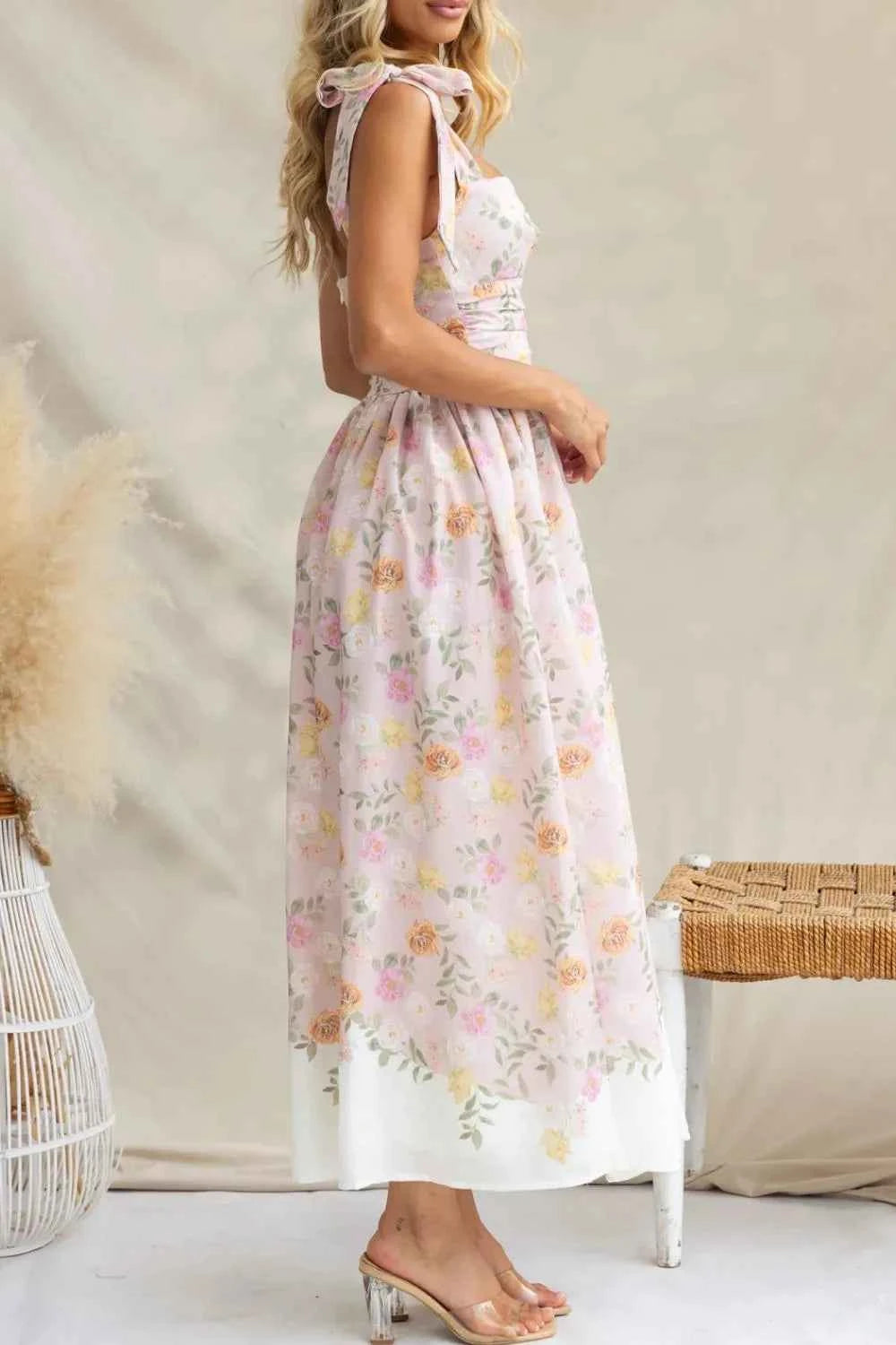 Robe midi camisole à bretelles nouées et imprimé