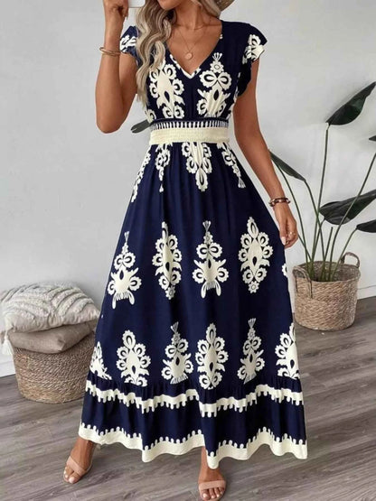 Robe à imprimé, col V et manches courtes à volants