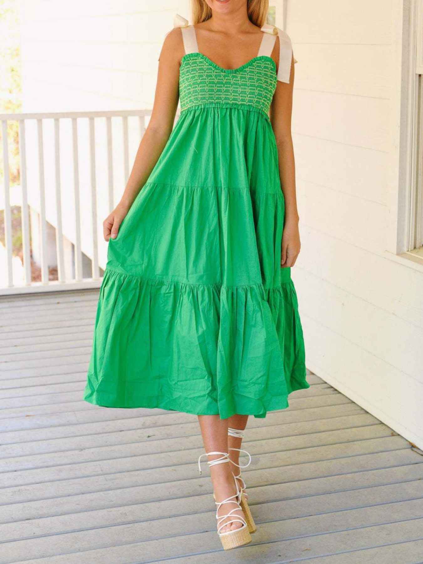 Robe midi à bretelles nouées, fronces et smocks