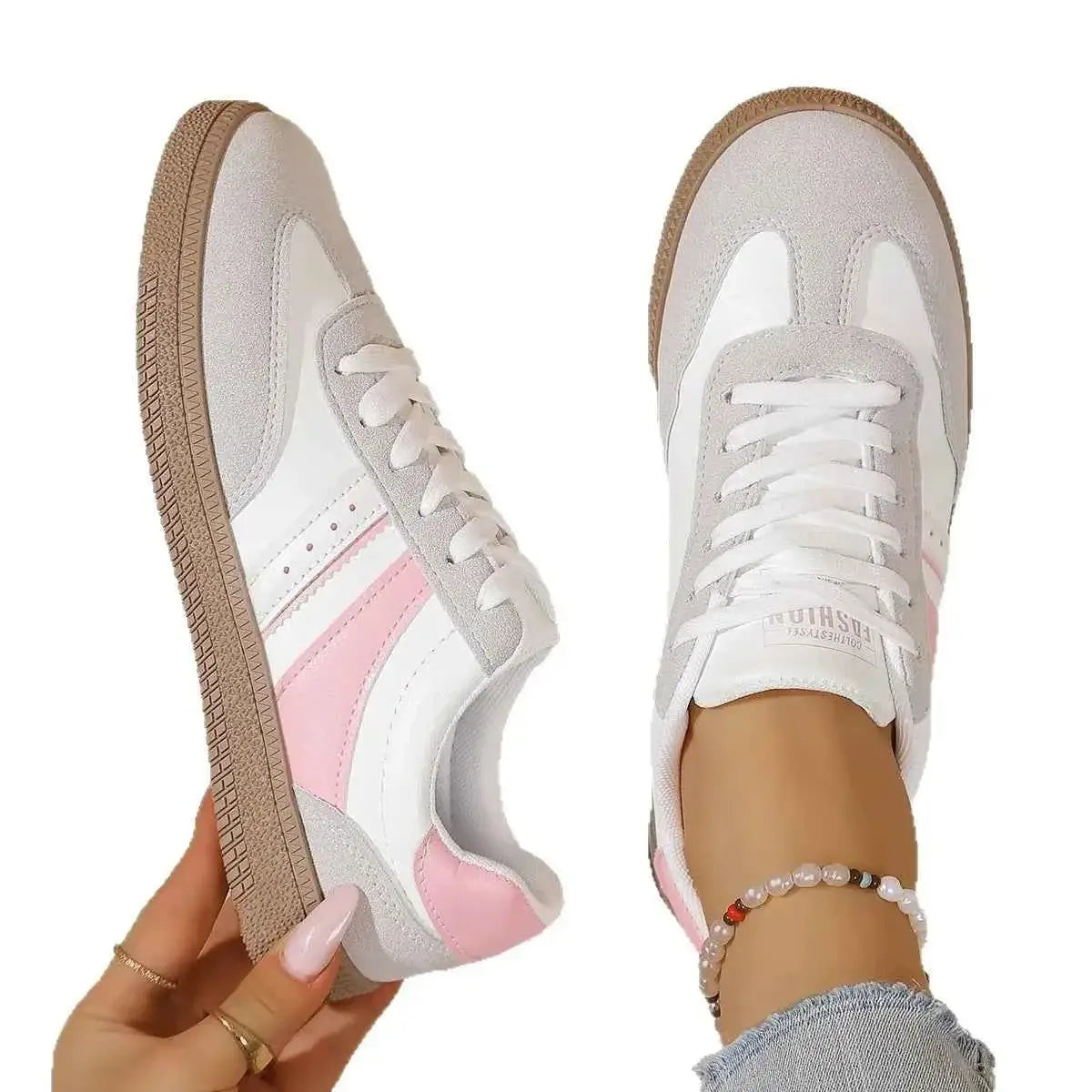 Sneakers à lacets bout rond