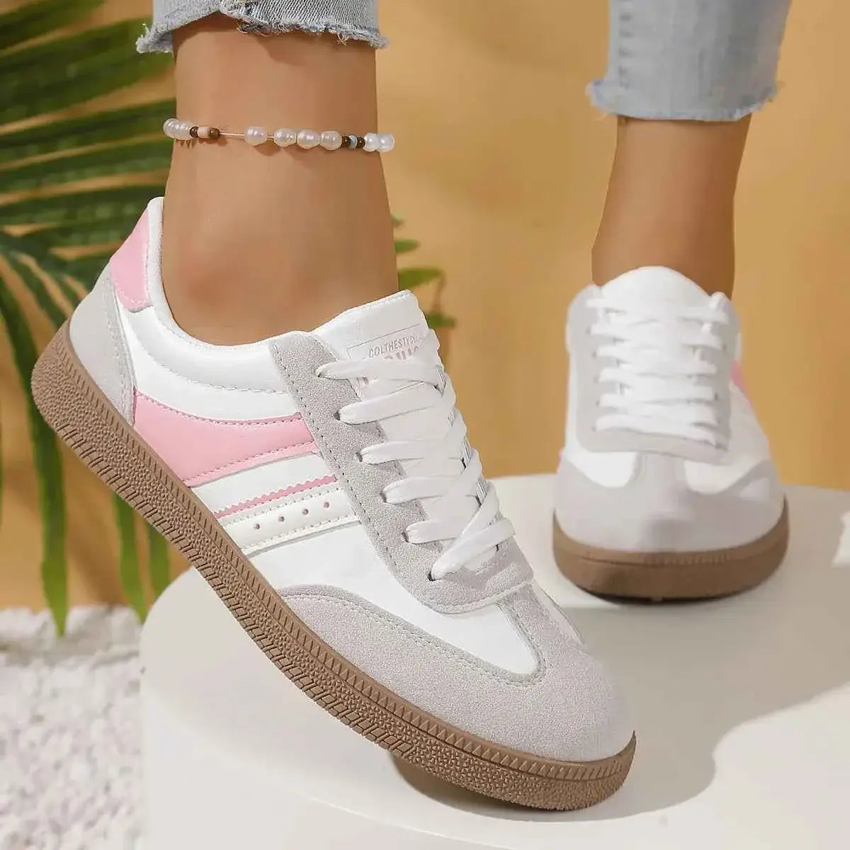 Sneakers à lacets bout rond