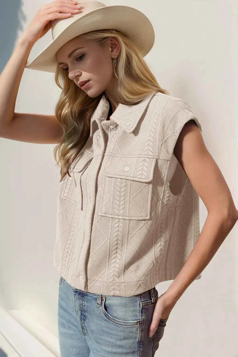Gilet crop texturé à boutons-pression