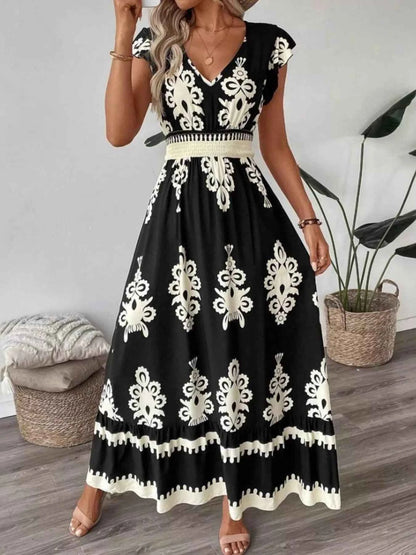 Robe à imprimé, col V et manches courtes à volants