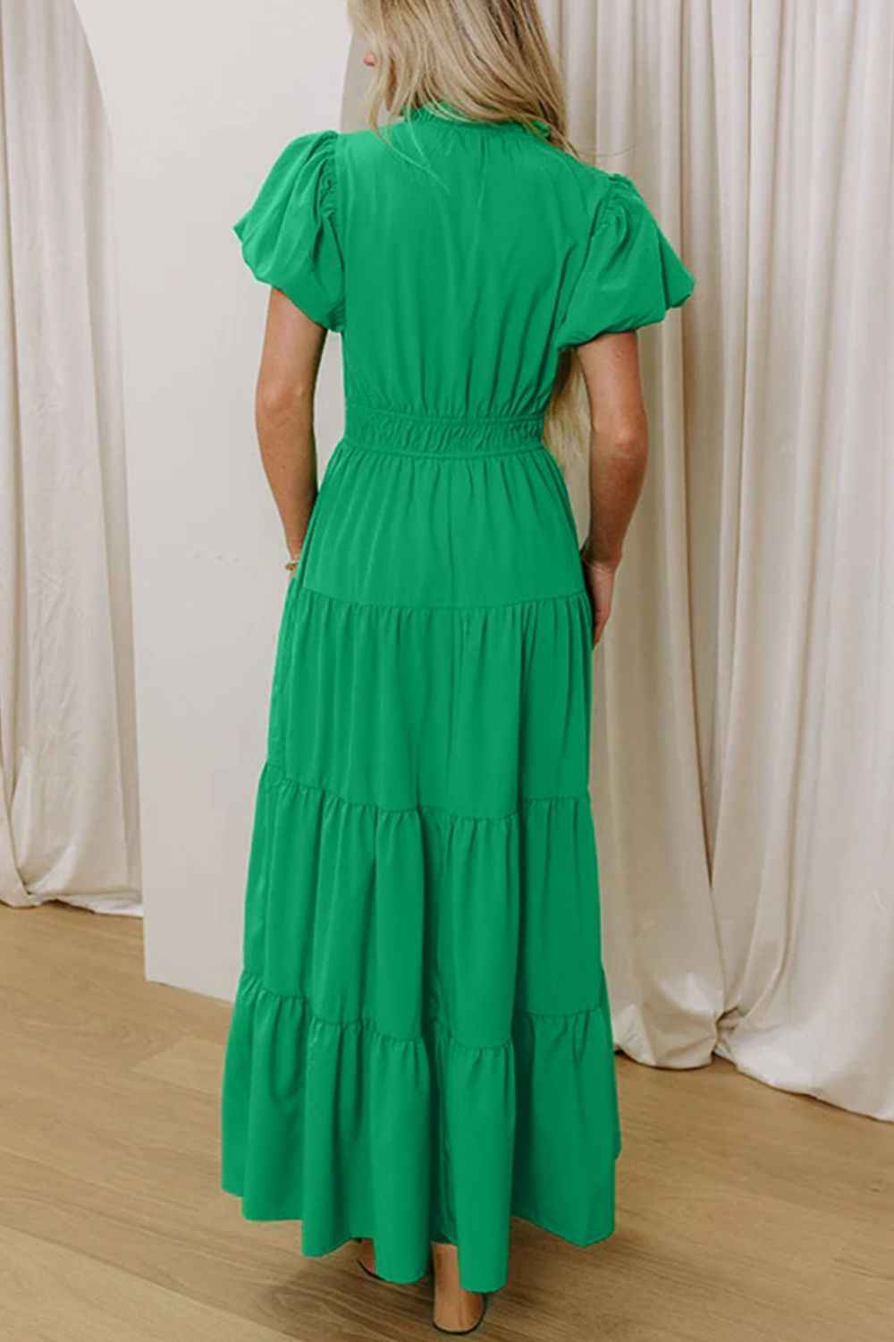 Robe maxi à volants étagés et manches bouffantes