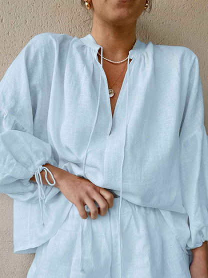 Ensemble deux pièces blouse à col noué et manches ballon avec short