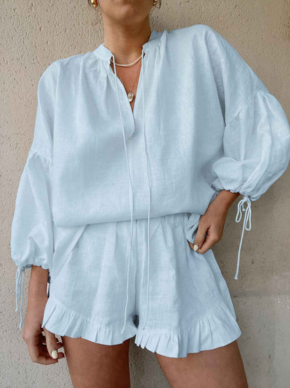 Ensemble deux pièces blouse à col noué et manches ballon avec short