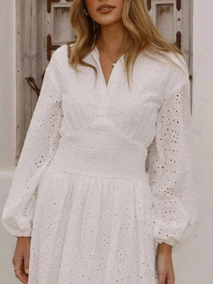 Robe mini à manches ballon et broderie anglaise