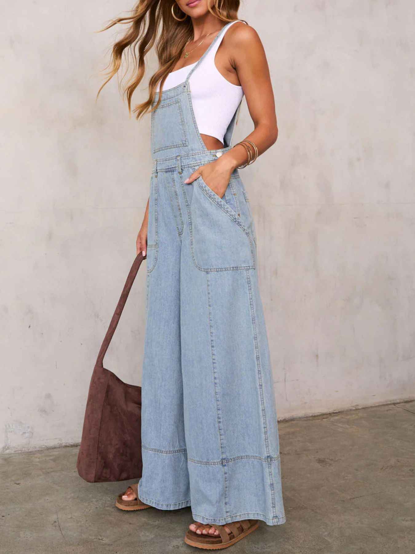 Salopette en denim bleu clair à jambe large