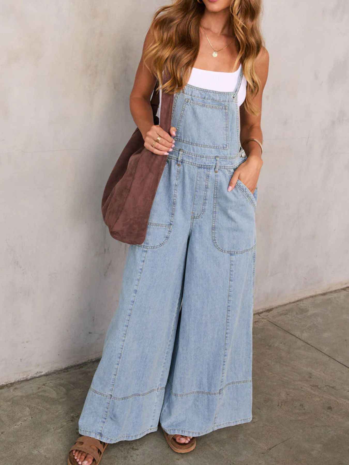 Salopette en denim bleu clair à jambe large