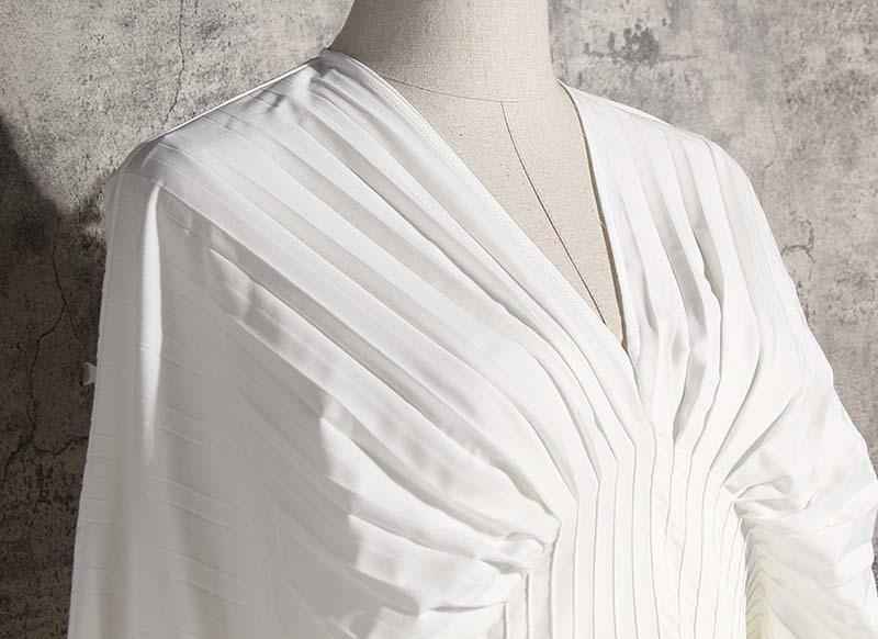 Robe chemise blanche plissée à manches longues - MyParisMonaco