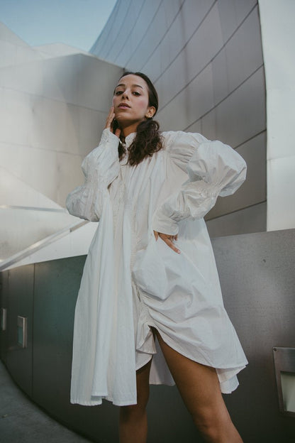 Robe-chemise blanche plissée à manches longues MyParisMonaco