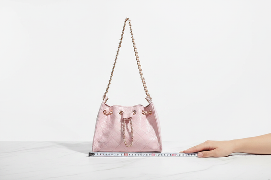 Sac bandoulière matelassé – taille réelle